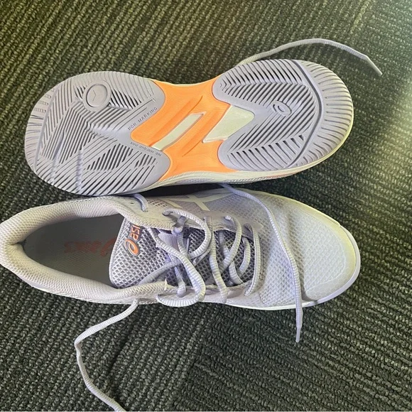 Pickleball  spring Asics Women's Athletic Shoes - Lavender and White. - Picture 7 of 8